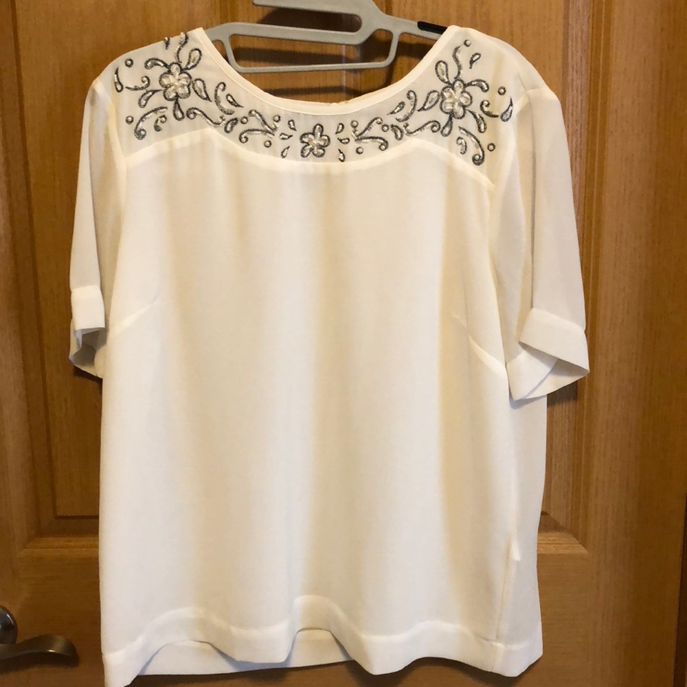 Beaded detail short sleeve dress shirt